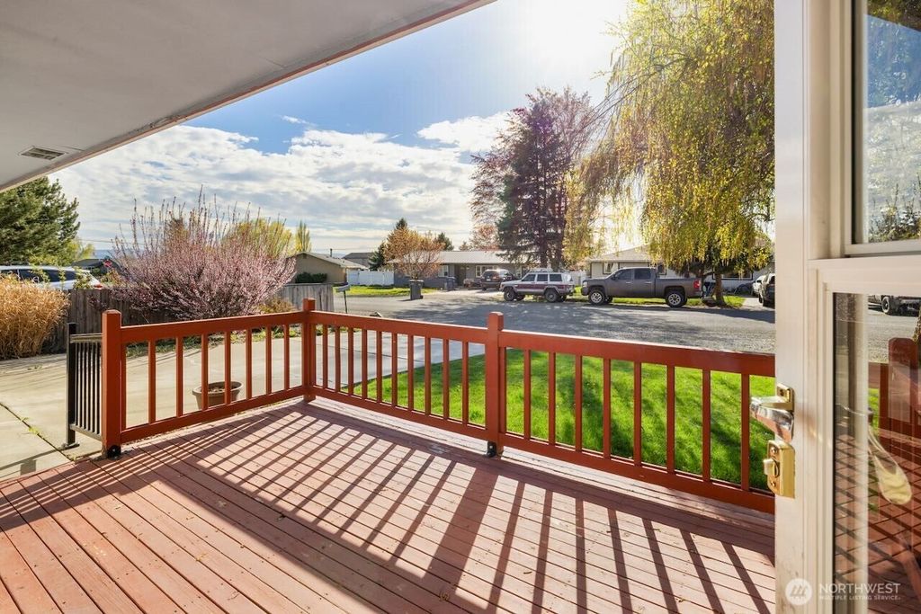 Photo of 204 N Mason Street, Kittitas, WA 98934 (MLS # 2511521)