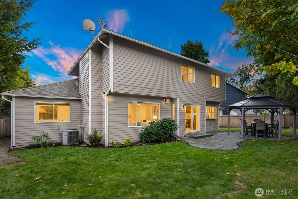 Photo of 4314 NE 6th Place, Renton, WA 98059 (MLS # 2576143)