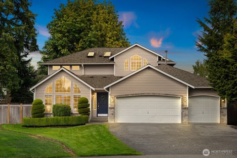 Photo of 4314 NE 6th Place, Renton, WA 98059 (MLS # 2576143)