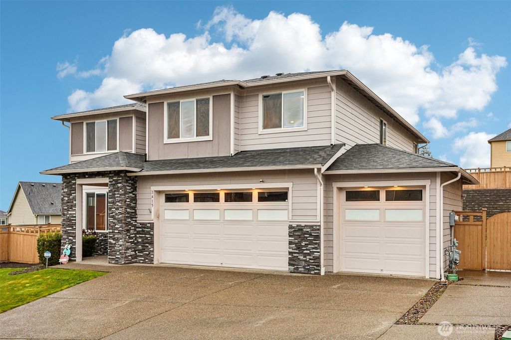 Photo of 1415 39th Street SE, Puyallup, WA 98372 (MLS # 2495420)