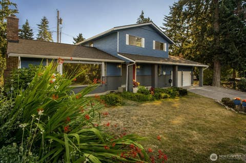Photo of 30641 28TH Avenue S, Federal Way, WA 98003 (MLS # 2557430)