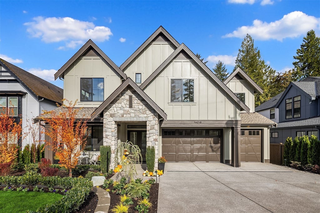 Photo of 14018 NE 6th Place, Bellevue, WA 98007 (MLS # 2599327)