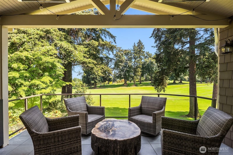 2018 Broadmoor Drive E