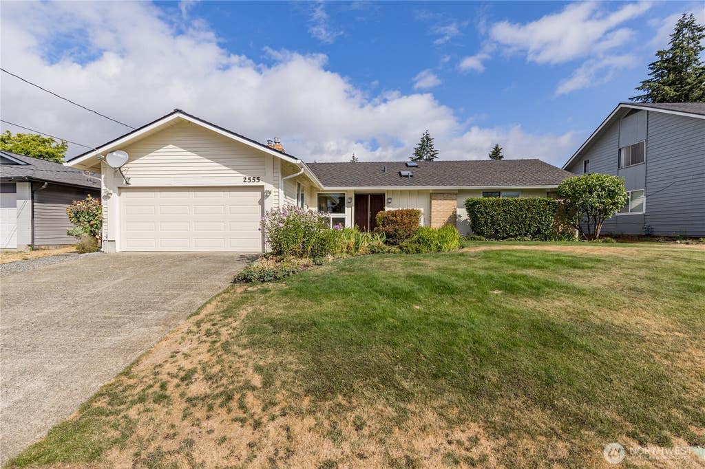 Photo of 2555 Forest Ridge Drive SE, Auburn, WA 98002 (MLS # 2556376)