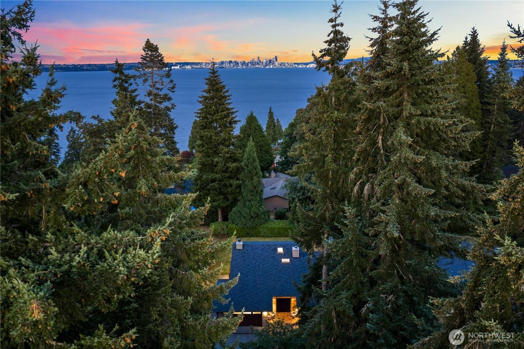 Photo of 10785 Bill Point Crest CRES NE, Bainbridge Island, WA 98110 (MLS # 2572698)