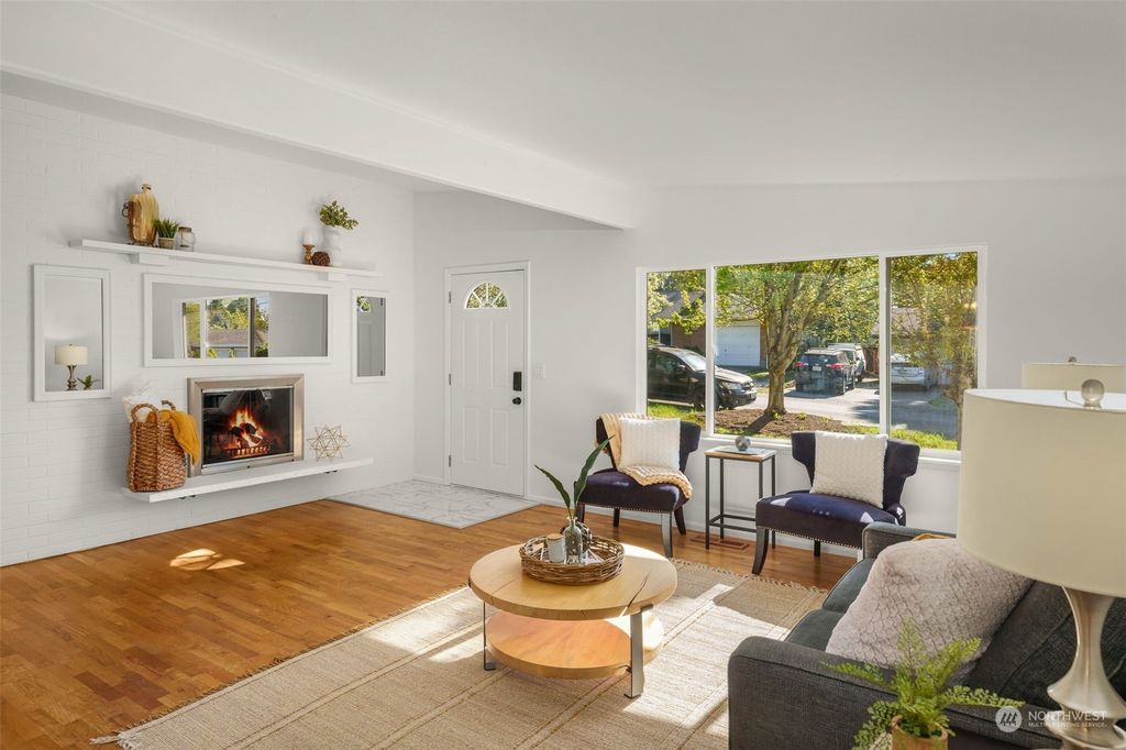 Photo of 504 Index Ave NE Ave, Renton, WA 98056 (MLS # 2227878)