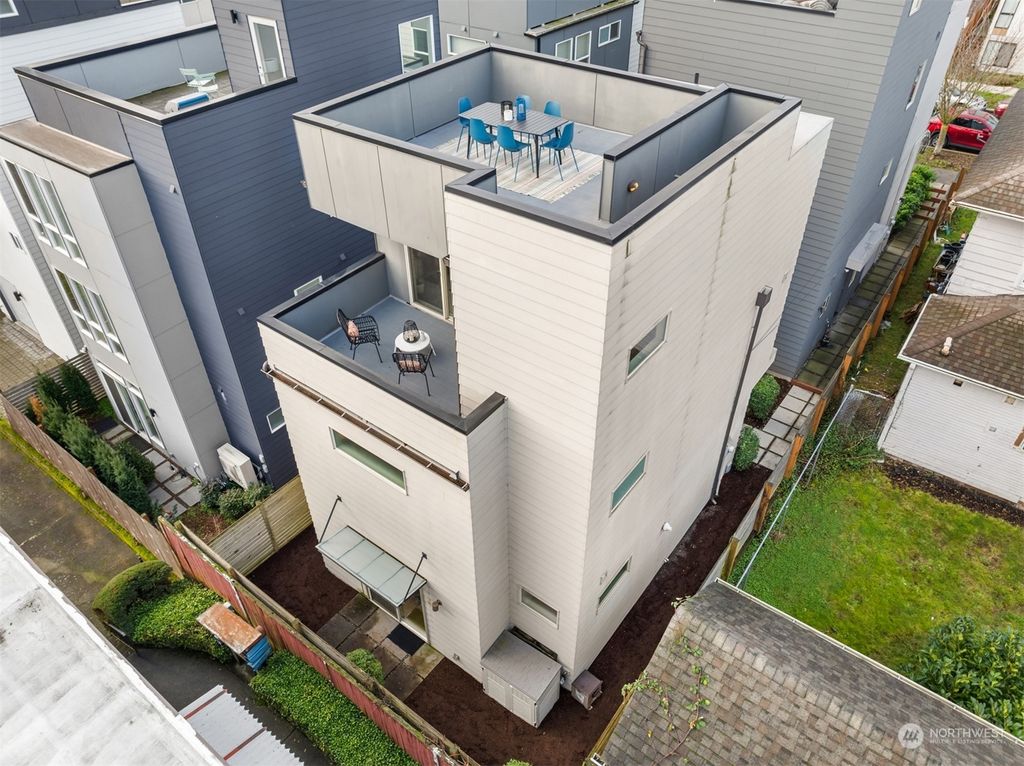 Photo of 4222 Linden Avenue N, Seattle, WA 98103 (MLS # 2319902)