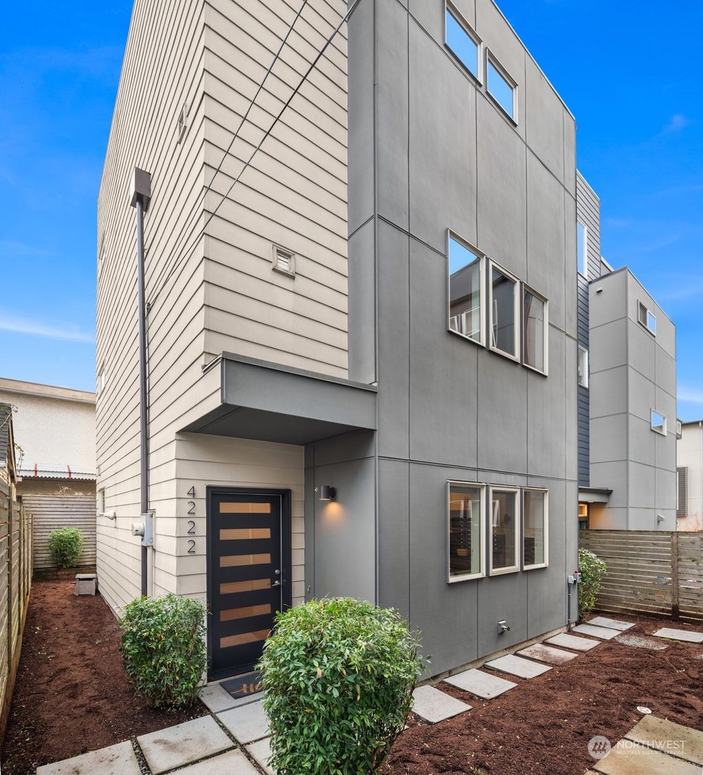 Photo of 4222 Linden Avenue N, Seattle, WA 98103 (MLS # 2319902)