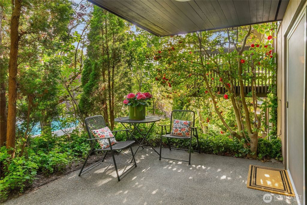 Photo of 1425 S Puget Drive #I 2, Renton, WA 98055 (MLS # 2522779)