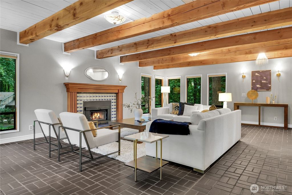 Photo of 11611 73rd Place NE, Kirkland, WA 98034 (MLS # 2355754)