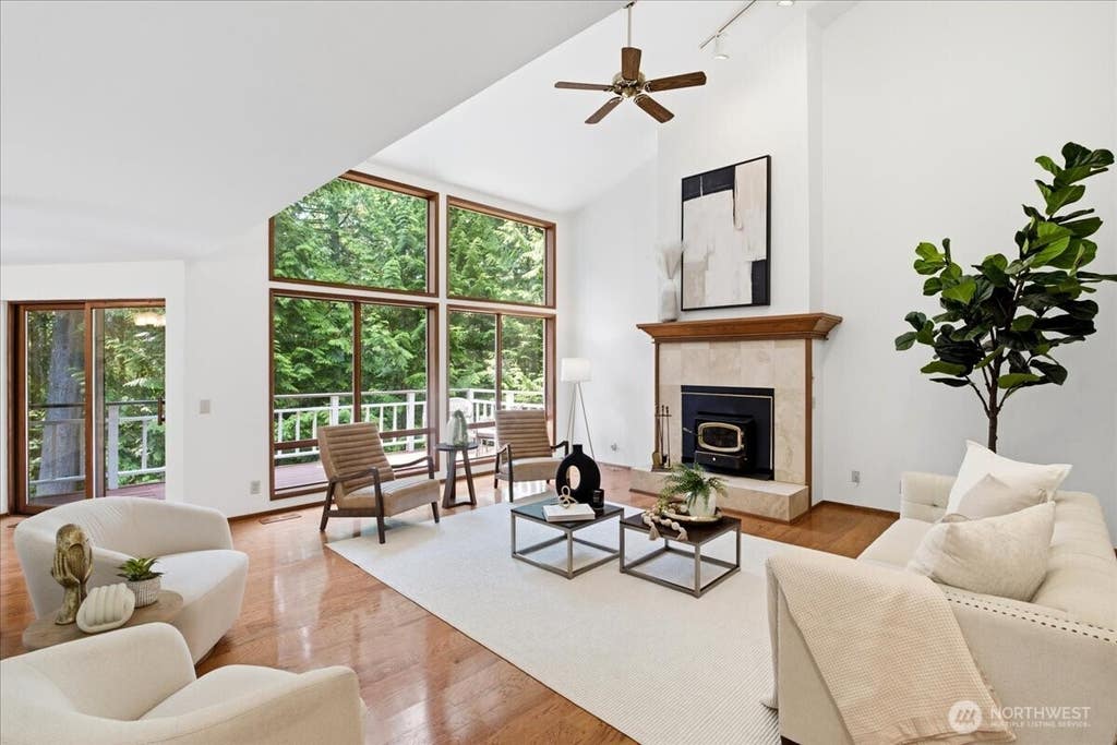Photo of 14629 255th Avenue SE, Issaquah, WA 98027 (MLS # 2562472)
