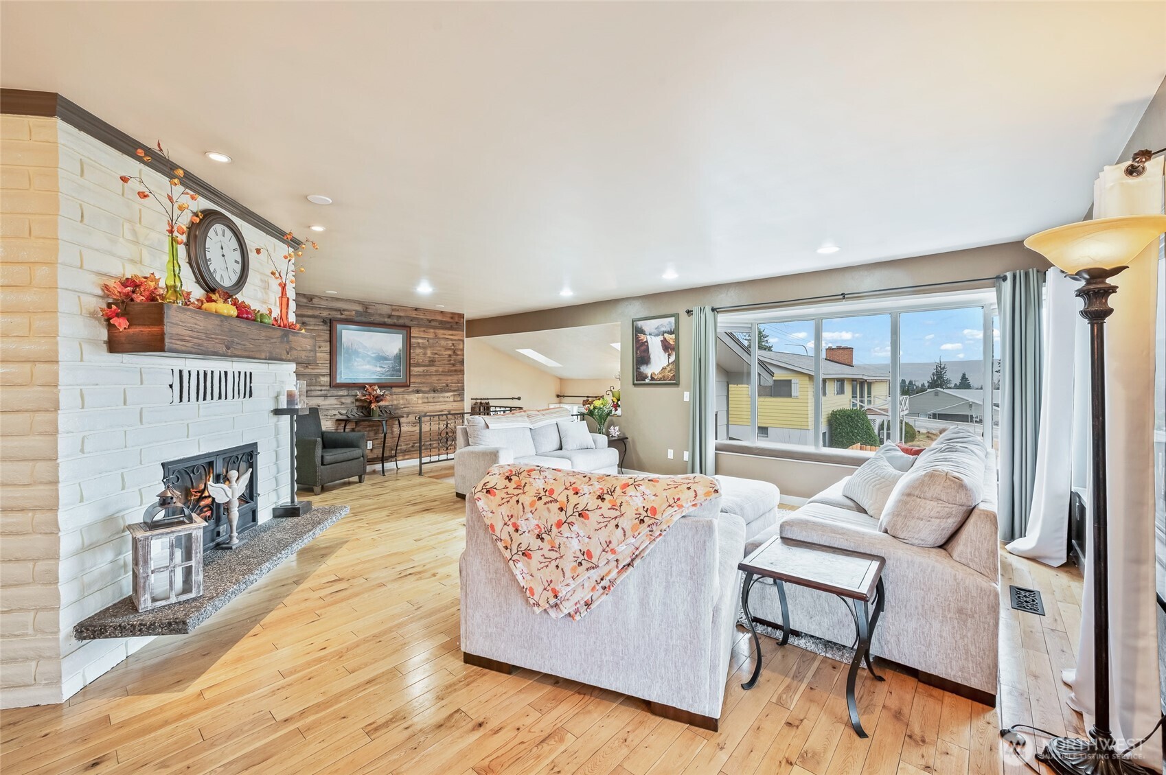 809 N Kenroy Terrace