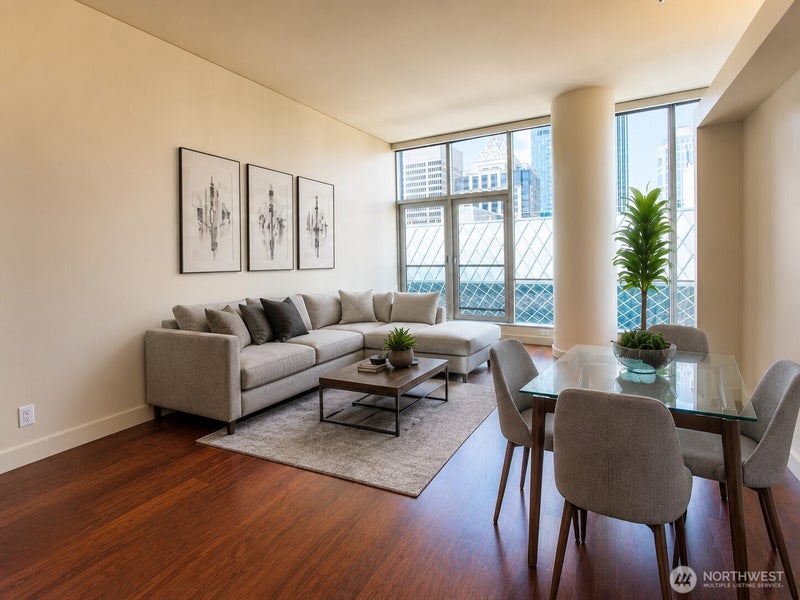 909 5th Avenue 1103