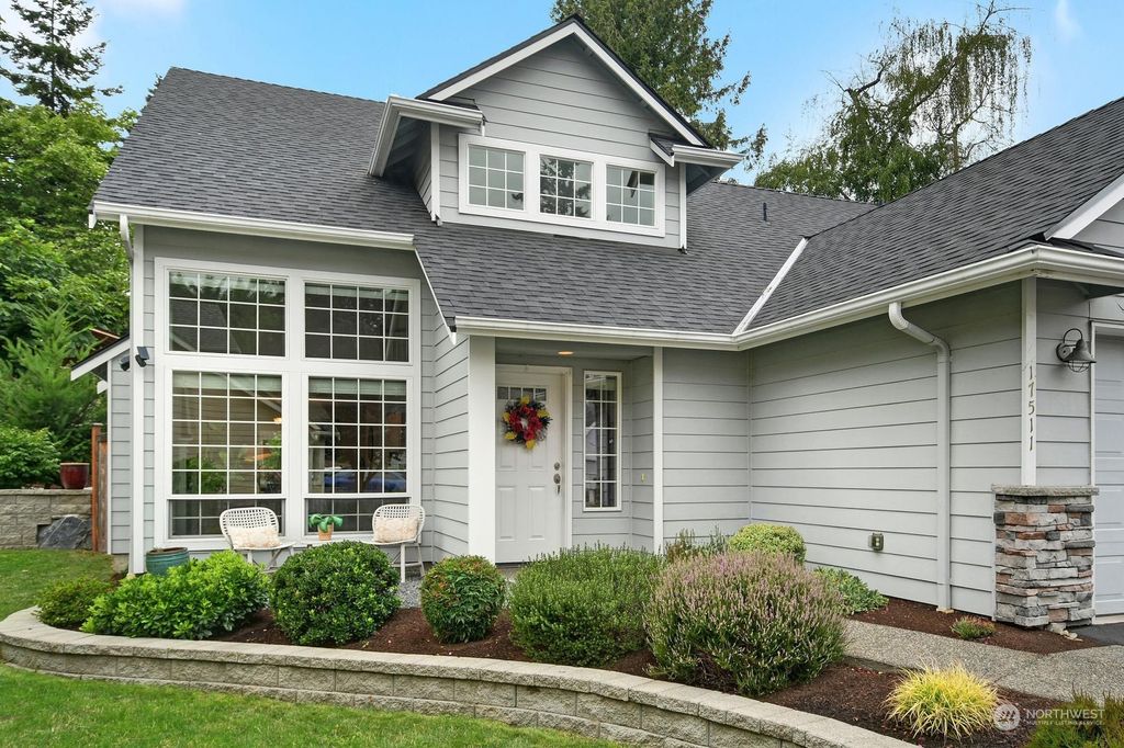 Photo of 17511 N Park Place N #3, Shoreline, WA 98133 (MLS # 2149136)