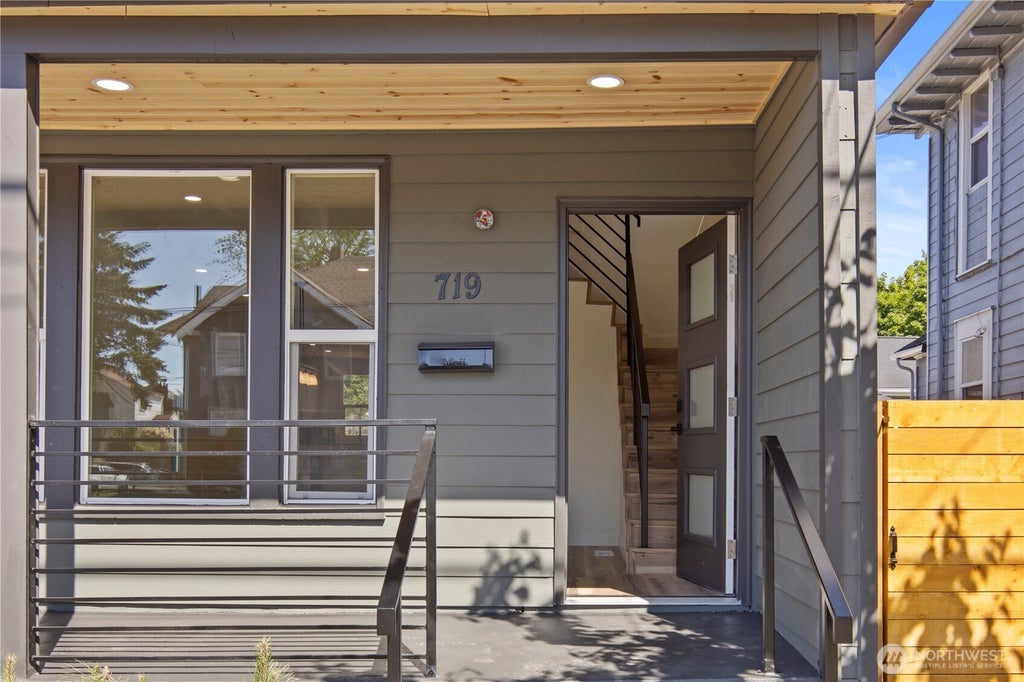 Photo of 719 S Sprague Ave AVE, Tacoma, WA 98405 (MLS # 2588293)