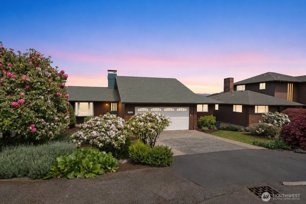 Photo of 10468 Forest Avenue S, Seattle, WA 98178 (MLS # 2524385)