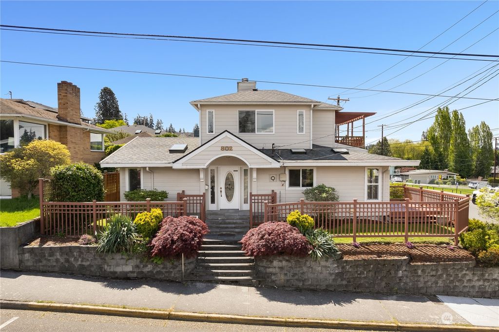 Photo of 802 Main Street, Edmonds, WA 98020 (MLS # 2065924)