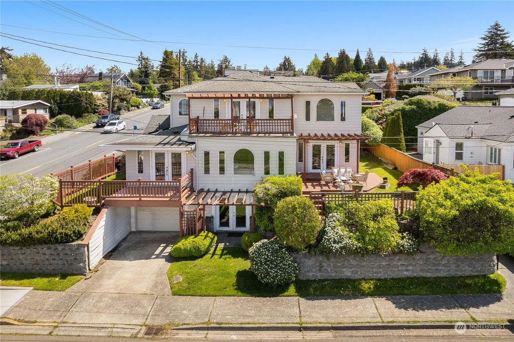 Photo of 802 Main Street, Edmonds, WA 98020 (MLS # 2065924)