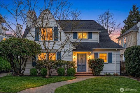 Photo of 1807 Federal Avenue E, Seattle, WA 98102 (MLS # 2495102)