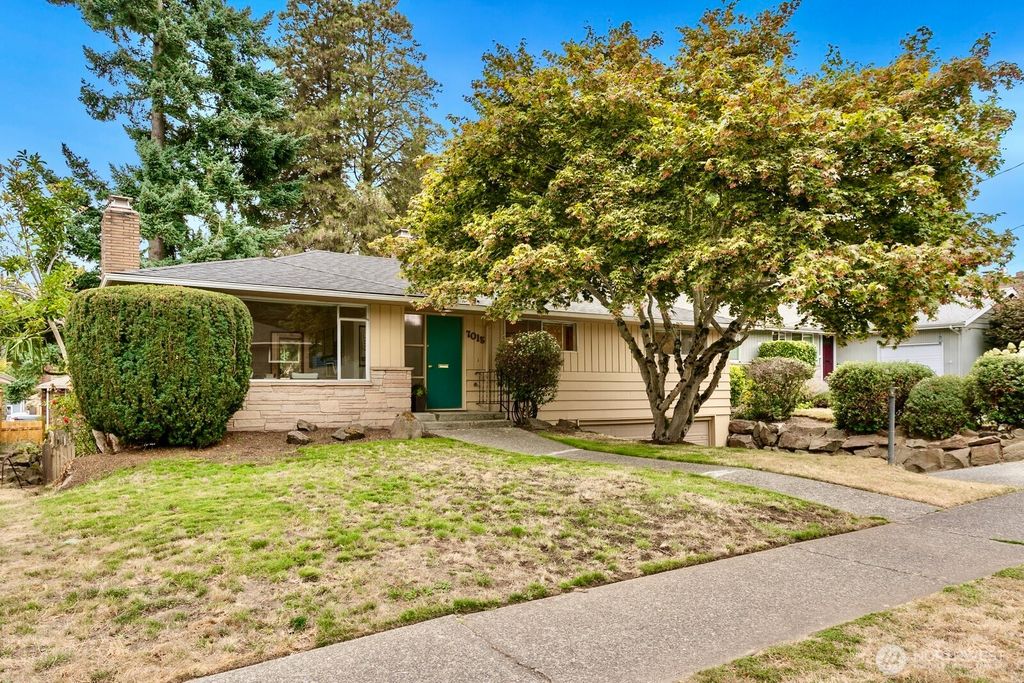 Photo of 7015 26th Avenue NE, Seattle, WA 98115 (MLS # 2431780)