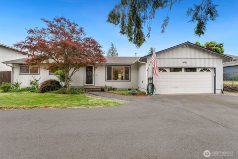 Photo of 4115 NE 2nd Pl, Renton, WA 98059 (MLS # 2396041)