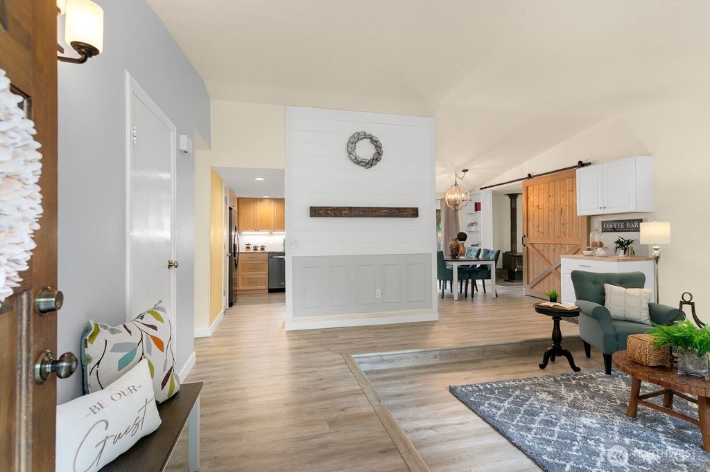 Photo of 4115 NE 2nd Pl, Renton, WA 98059 (MLS # 2396041)