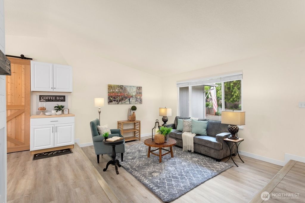 Photo of 4115 NE 2nd Pl, Renton, WA 98059 (MLS # 2396041)