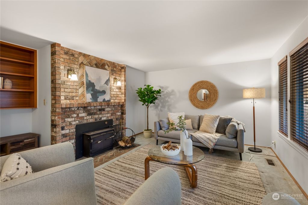 Photo of 24025 95th Place W, Edmonds, WA 98020 (MLS # 2184371)