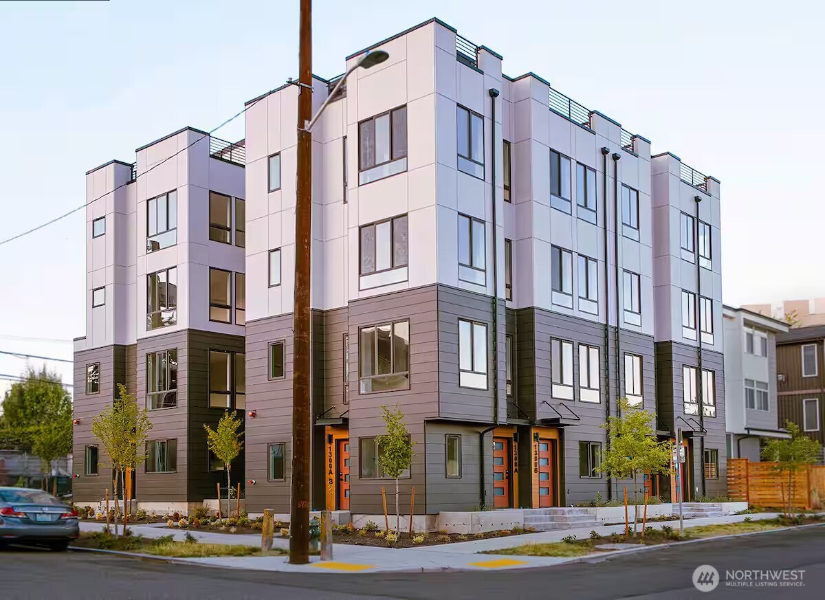 Seattle, Washington 98122, United States, 3 Bedrooms Bedrooms, ,3 BathroomsBathrooms,Residential,Active,165659