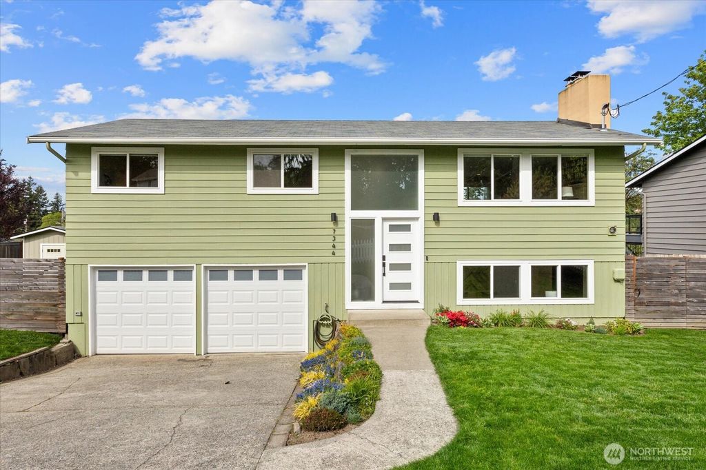 Photo of 7344 125th Place SE, Newcastle, WA 98056 (MLS # 2405406)
