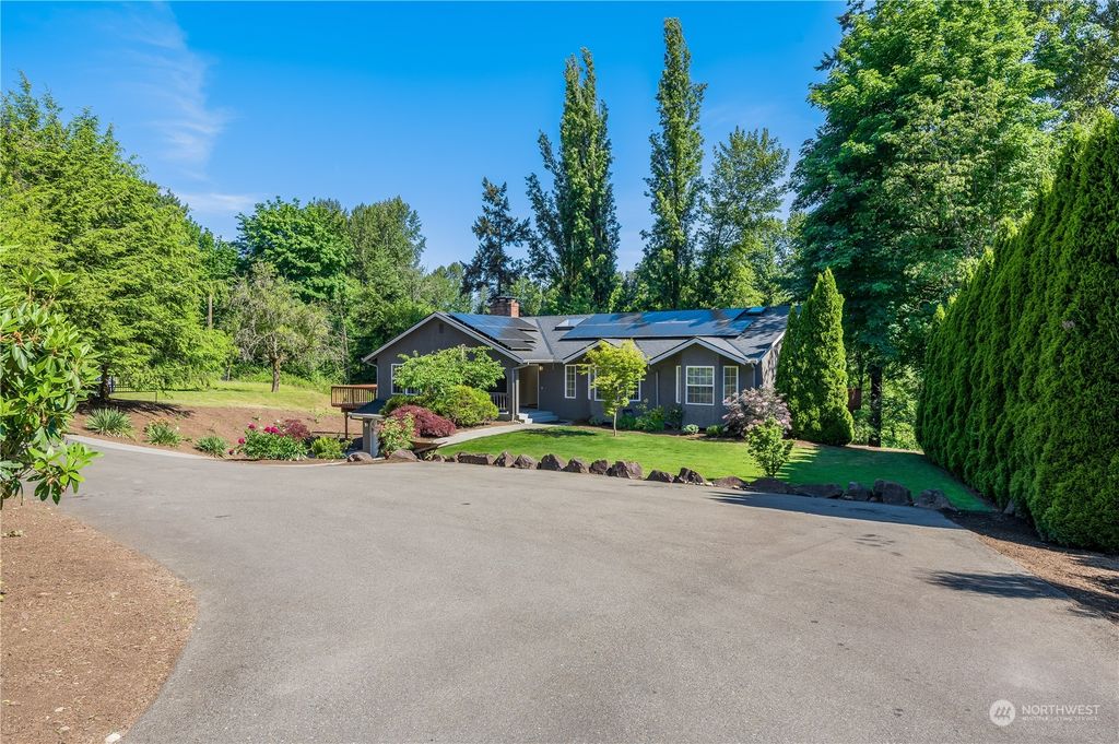 Photo of 6730 NE 202nd Street, Kenmore, WA 98028 (MLS # 2076007)