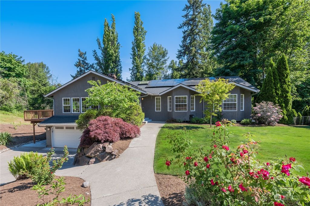 Photo of 6730 NE 202nd Street, Kenmore, WA 98028 (MLS # 2076007)