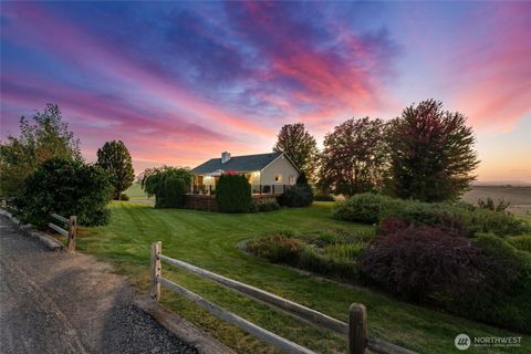 Photo of 288 Meadowlark Lane, Touchet, WA 99360 (MLS # 2452538)