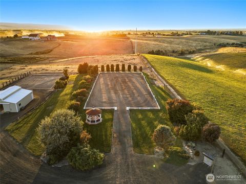 Photo of 288 Meadowlark Lane, Touchet, WA 99360 (MLS # 2452538)