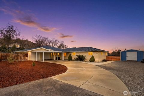 Photo of 4700 Collins Rd Rd, West Richland, WA 99353 (MLS # 2489264)