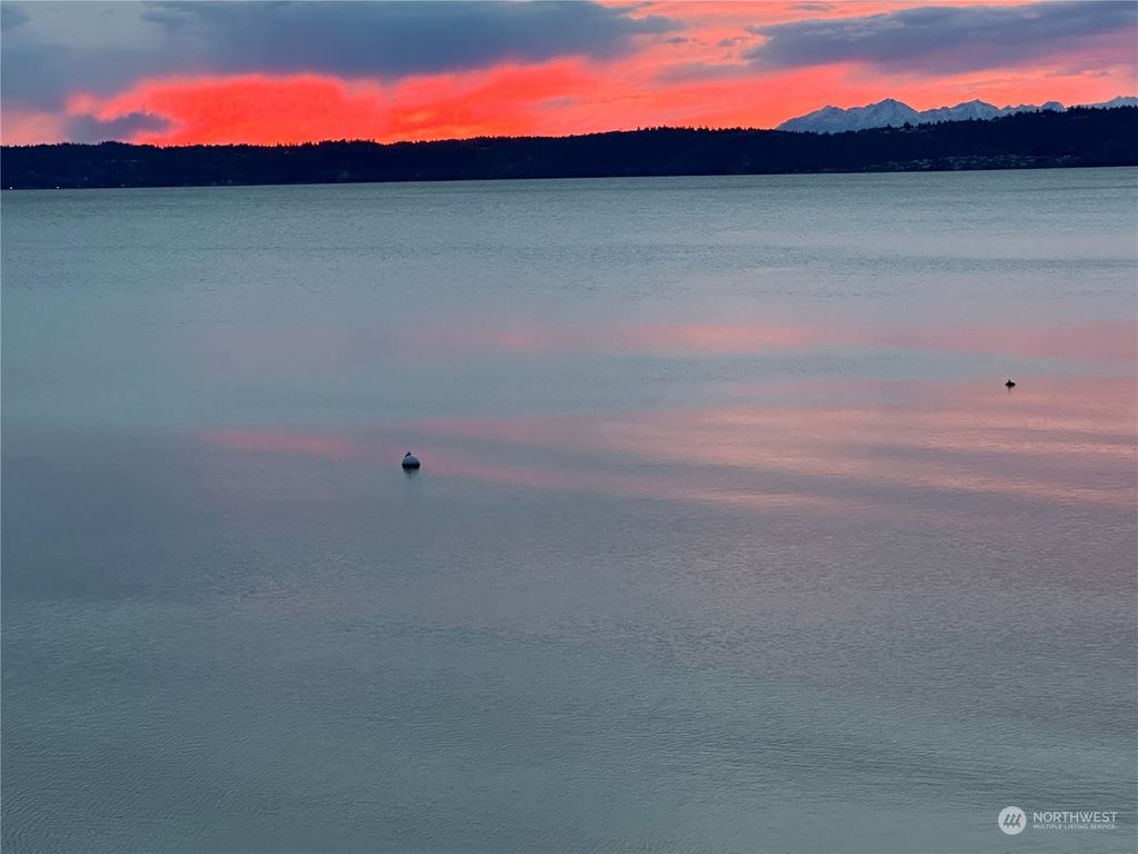 Photo of 702 S 281st Street #202, Des Moines, WA 98198 (MLS # 2047110)
