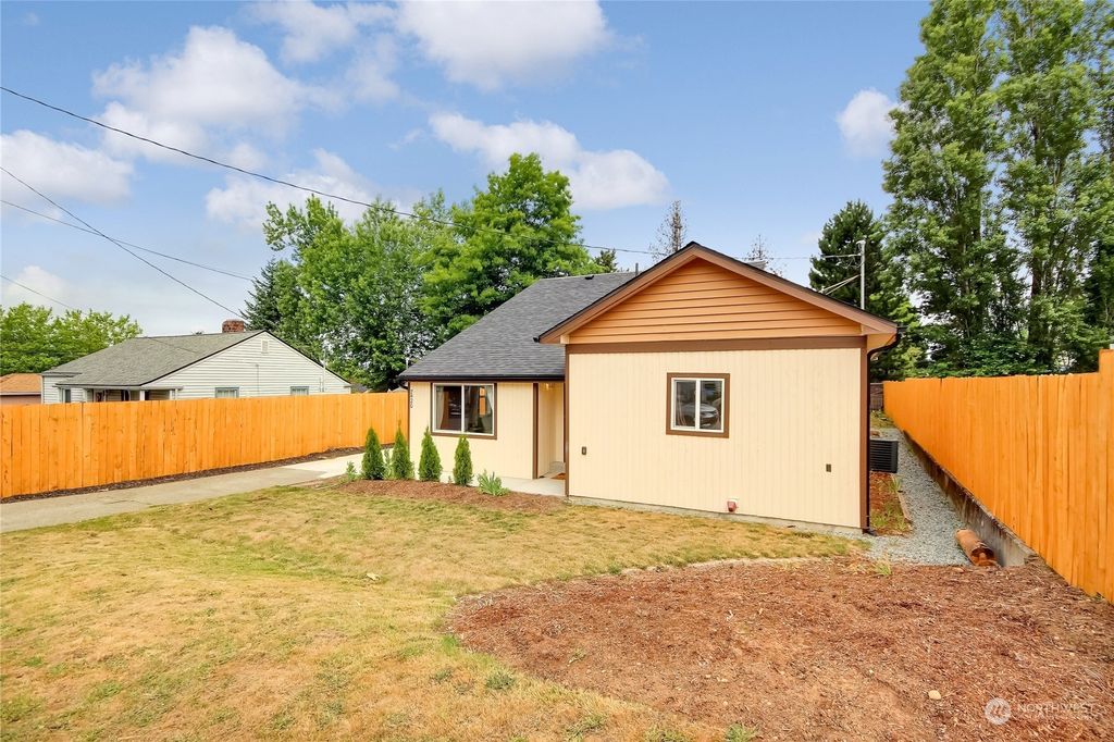 Photo of 7420 S 116th Street, Seattle, WA 98178 (MLS # 2130878)