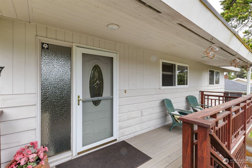 Photo of 14457 57th Avenue S, Tukwila, WA 98168 (MLS # 2226139)