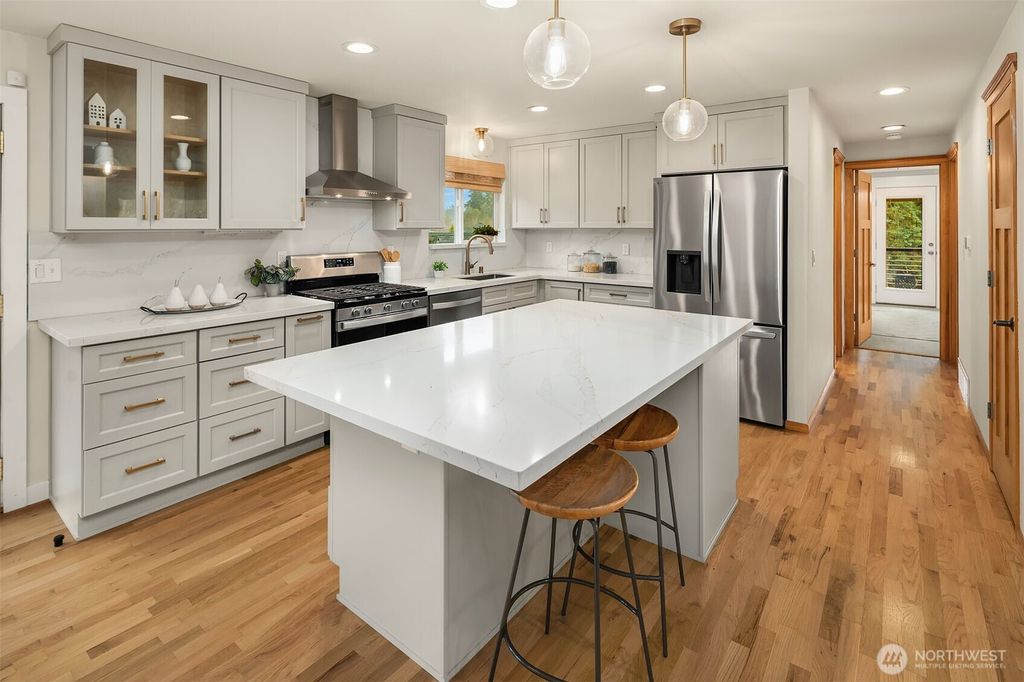 Photo of 8704 NE 133rd Place, Kirkland, WA 98034 (MLS # 2482037)