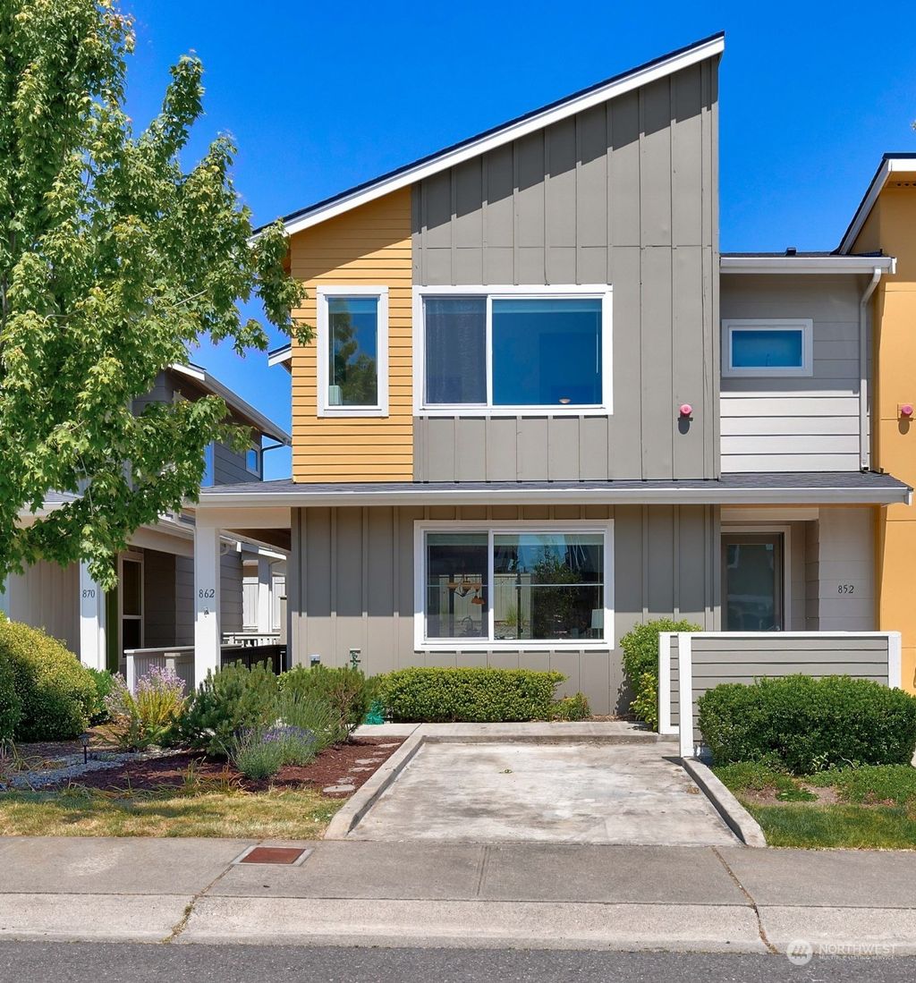 Photo of 862 SW 96th Place, Seattle, WA 98106 (MLS # 2077006)