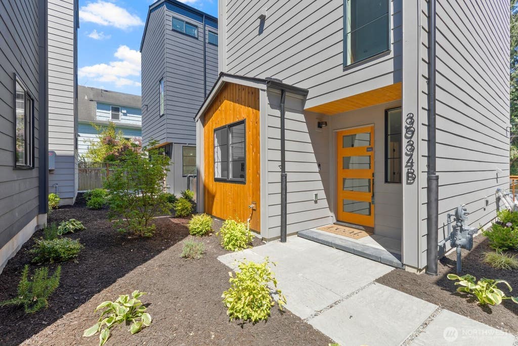 Photo of 3934 B S Angeline Street, Seattle, WA 98118 (MLS # 2558448)