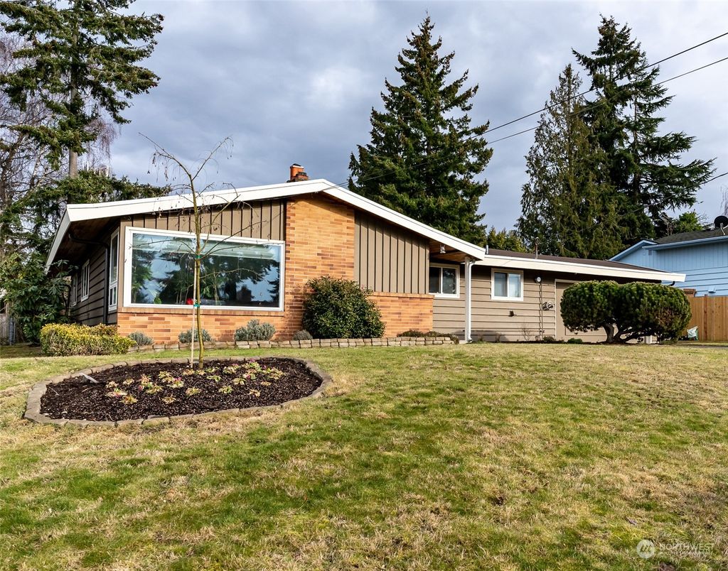 Photo of 23434 27th Avenue S, Des Moines, WA 98198 (MLS # 2037650)