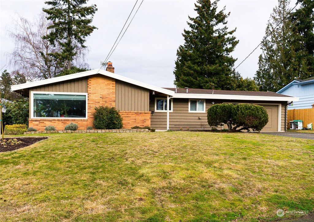 Photo of 23434 27th Avenue S, Des Moines, WA 98198 (MLS # 2037650)