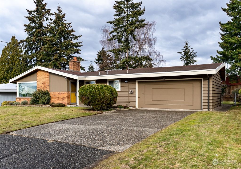 Photo of 23434 27th Avenue S, Des Moines, WA 98198 (MLS # 2037650)