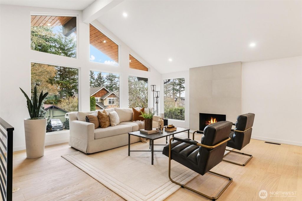 Photo of 13163 93rd Avenue NE, Kirkland, WA 98034 (MLS # 2488820)