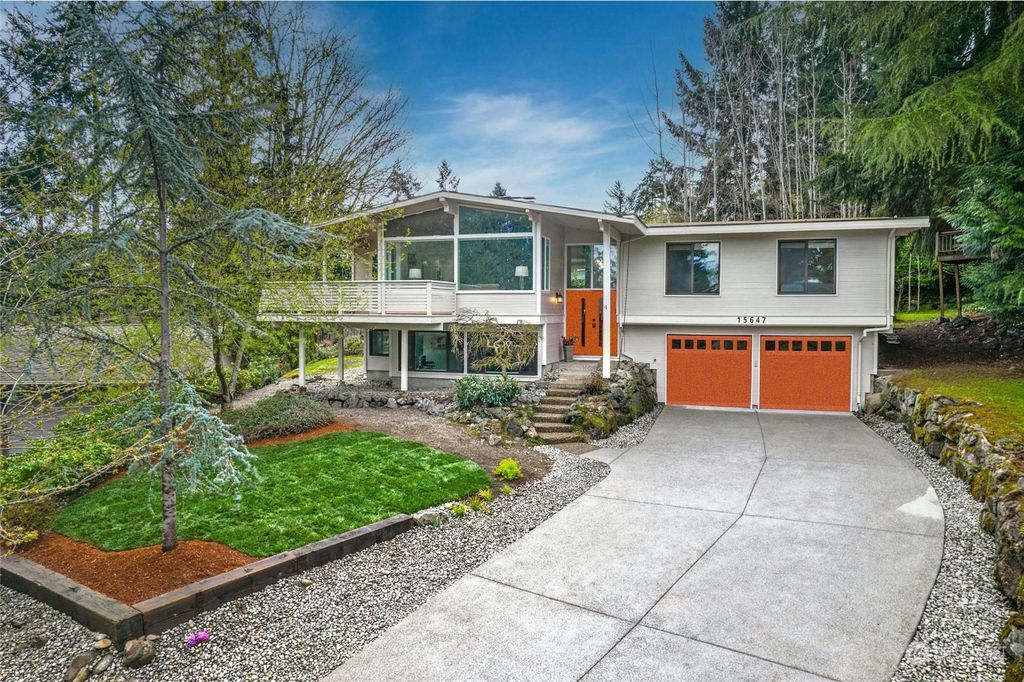 Photo of 15647 SE 43rd Street, Bellevue, WA 98006 (MLS # 2215764)