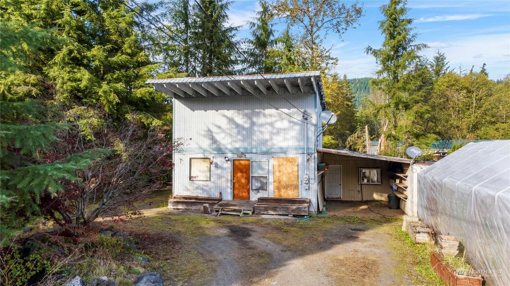 Photo of 22327 S Forest Loop Road, Granite Falls, WA 98252 (MLS # 2178328)