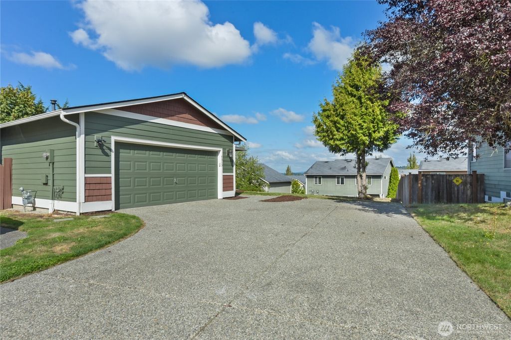 Photo of 7515 88th Place NE, Marysville, WA 98270 (MLS # 2436255)