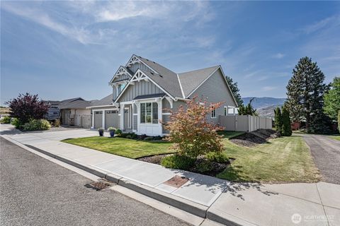 Photo of 2028 SE Legacy Place Pl, East Wenatchee, WA 98802 (MLS # 2522946)
