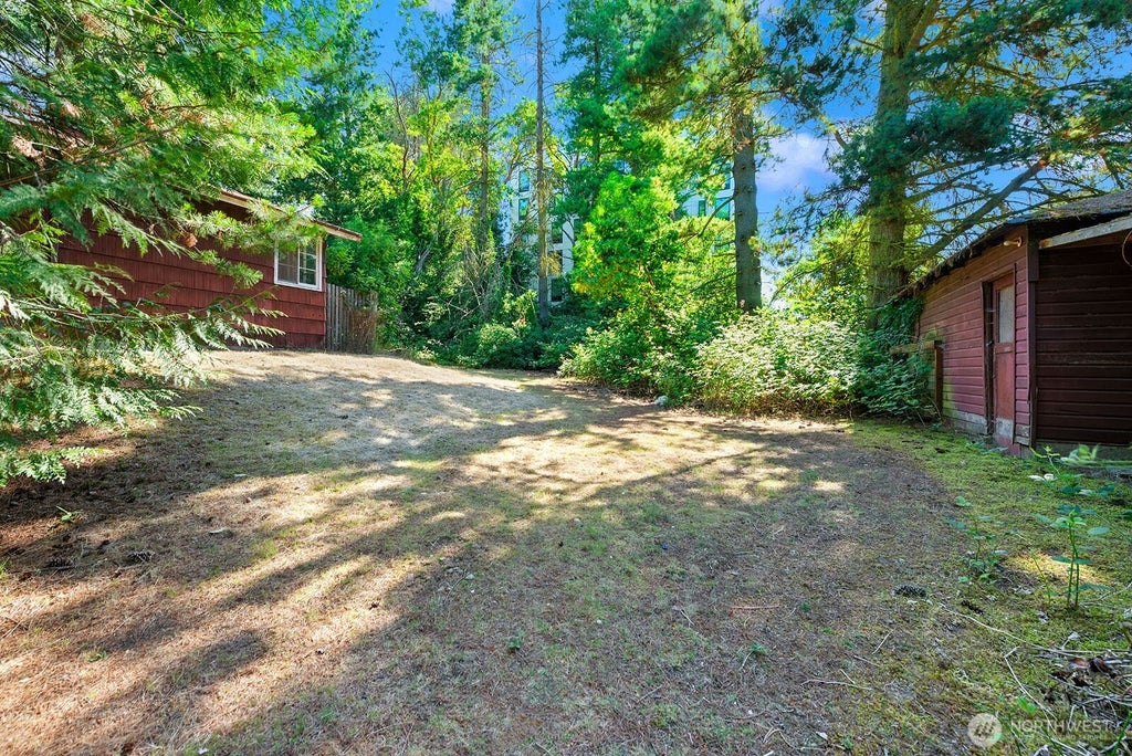 Photo of 17552 12th Avenue NE, Shoreline, WA 98155 (MLS # 2545187)